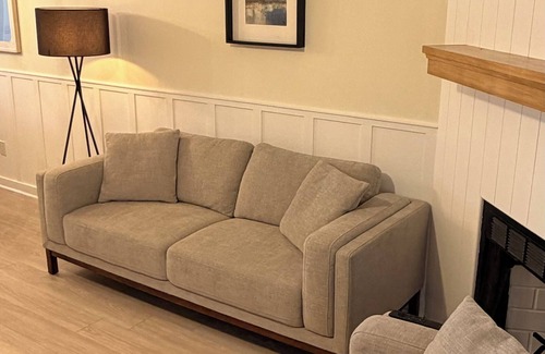 Southside House | Stylish 2BR/2.5BA Townhouse