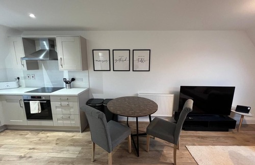 Pettistree House | Stylish 2BR in Wickham Market