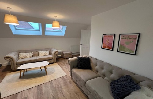 Pettistree House | Stylish 2BR in Wickham Market