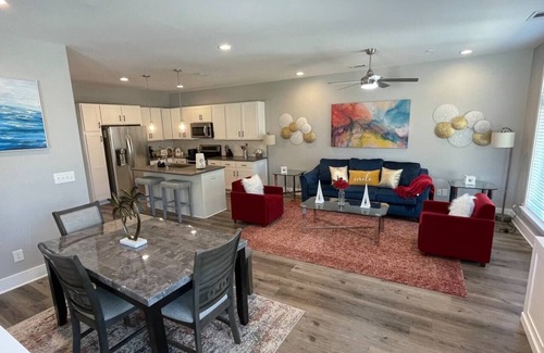 Dunean Apartment | Stylish 2BR Retreat w/Balcony in Secure Complex