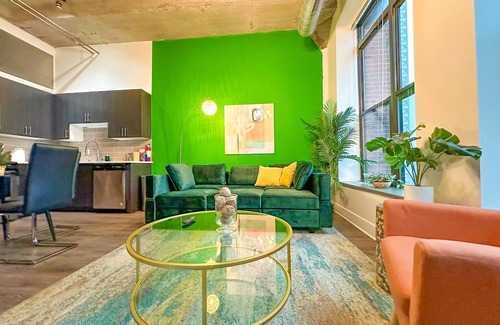 Near South Side Apartment | Stylish 2BR South Loop Family Unit Near McCormick Place & Soldier Field