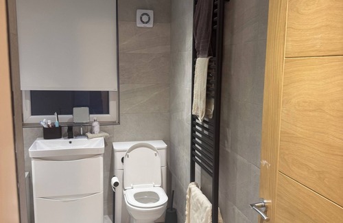 Dunfermline Apartment | Stylish 3 bed flat in city centre of Dunfermline