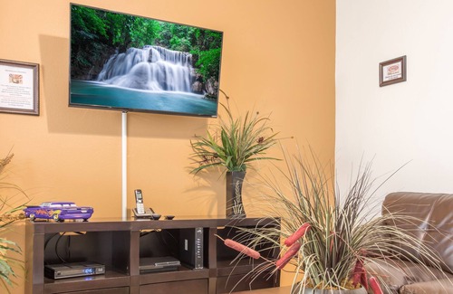 Crestwynd Bay House | Stylish 3 bed townhouse located in Crestwnyd Bay, just minutes from Disney World