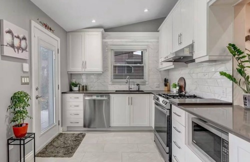 Chippawa House | Stylish 3 bedroom home | Minutes to Falls, Golf, Wineries and More!