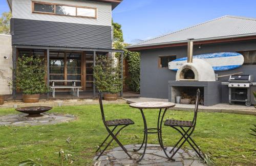 Drysdale House | Stylish 3-Bedroom and Outdoor Grill and Pizza Oven