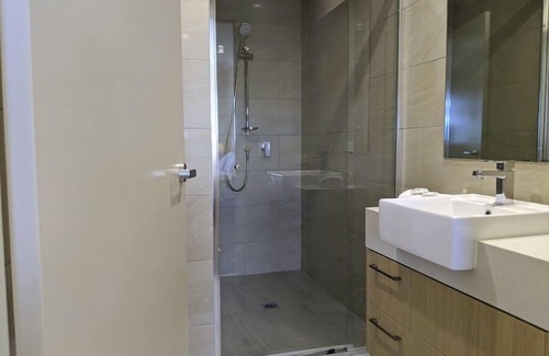 Windsor Apartment | Stylish 3 bedroom apartment with city view in Windsor, Brisbane