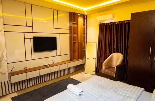 Ofin Apartment | Stylish 3-Bedroom Apartment w/PS5