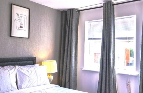 South Hornchurch Apartment | Stylish 3-Bedroom House