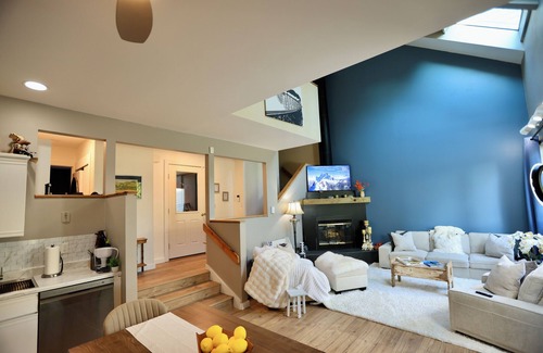 Windham House | Stylish 3BR Getaway – 3 Minutes to Windham Mountain Resort, AC & WiFi Included!
