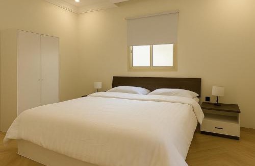 Jeddah Apartment | Stylish 3BR Smart TV & Wi-Fi