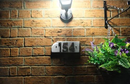 Aylesbury House | Stylish 4 Bed Home in Aylesbury, Buckinghamshire