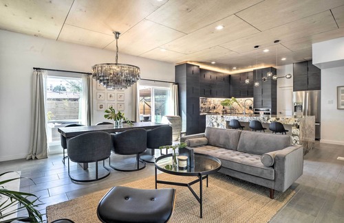 Albuquerque House | Stylish Albuquerque Home ~ 6 Miles to Downtown!