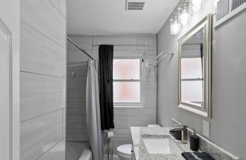 Richmond Heights House | Stylish and Cozy in Saint Louis - Pets Allowed