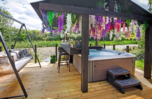 Selby Ski Chalet | Stylish and contemporary lodge.