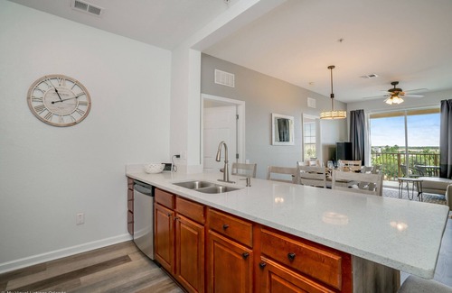 Florida Central Atlantic Coast House | Stylish and Contemporary Vista Cay Hideaway - Lake View 3bd/2ba #3vc4126