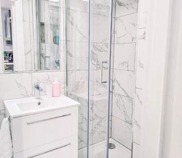 St. Helen's Apartment | Stylish and Cozy Studio Near Portobello Rd