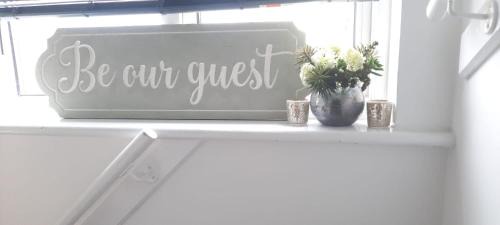 Stonnall Apartment | Stylish and homey 3 bedroom house with free parking & Wi-Fi