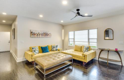 Lenexa House | Stylish and Modern Lenexa Haven with Fire Pit and Deck!