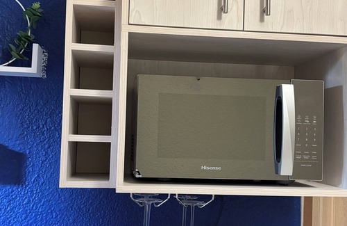 Kempton Park Cabin | Stylish and modern 4 private bedrooms with 4 private bathrooms with WiFi