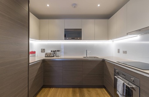 Fryent Apartment | Stylish and Stunning 3 bed apartment, Colindale, NW London