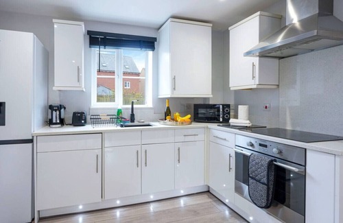 Aylesbury Apartment | Stylish Apartment - Free Parking - Near CityCentre