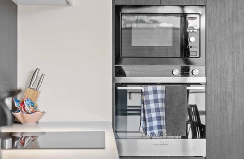 Braddon Apartment | Stylish Apartment in Braddon City Center