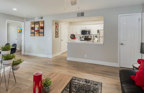 Roseville Apartment | Stylish Apartment In A Great Location!