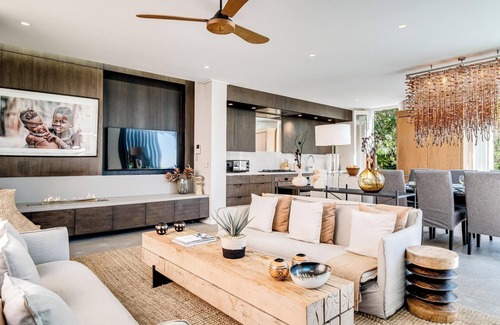 Cape Town City Centre Apartment | Stylish Apartment with Rooftop Deck and Pool 53 Napier