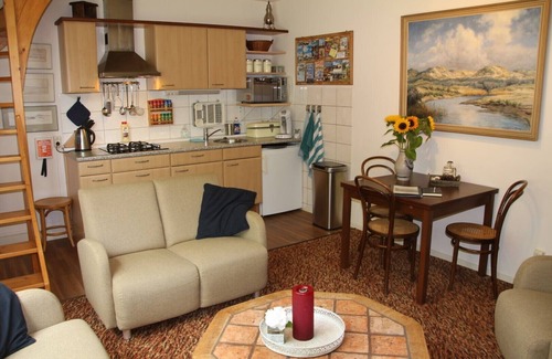 De Waal House | Stylish apartment with garden in a former farmhouse in De Waal