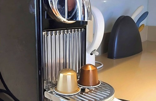 Notting Hill Apartment | Stylish apt in the heart of Notting Hill -4-nSteps from Portobello Rd and tube!