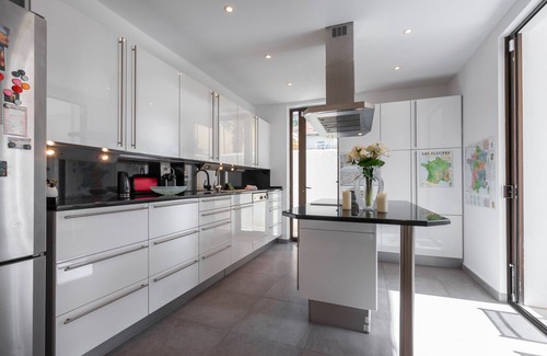 Lazaret Villa | Stylish Art Deco villa, 4 Bdrs, Swimming Pool and Garage