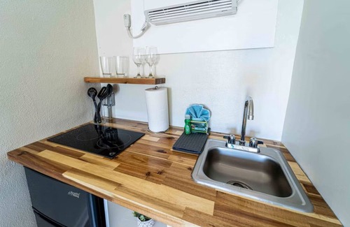 Bahama Beach Apartment | Stylish Beachside Studio | Cozy Retreat!