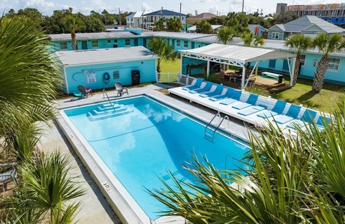 Bahama Beach Apartment | Stylish Beachside Studio | Cozy Retreat!