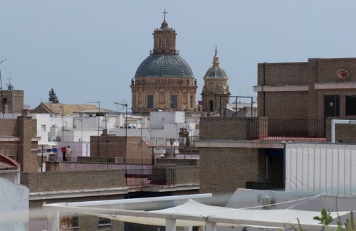 Feria Apartment | Stylish Calm Retreat + Pool - Fairgrounds/Alameda Area