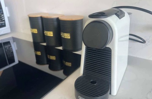 Reid Apartment | Stylish Canberra CBD Corner Apartment