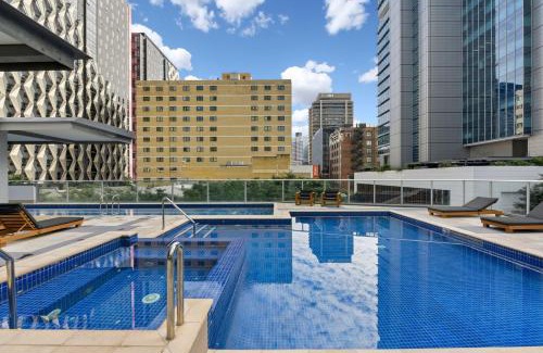Brisbane Central Business District Apartment | Stylish CBD Retreat w Resort Amenities Housemark Escapes