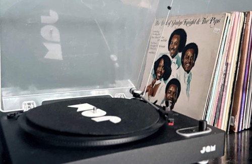 Cyncoed House | Stylish, City Hideaway - Pet + Group friendly - Sleeps up to 9 comfortably