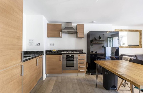 Ferndale Apartment | Stylish Clapham Apartment - Pass the Keys