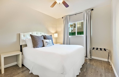 Ocean Beach Cottage | Stylish coastal gem with ocean views, perfect location & WiFi