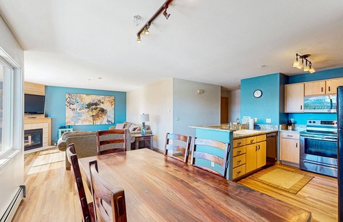 Wildernest Condo | Stylish Condo Near Dillon Reservoir & Seven Ski Areas