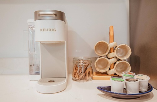 Nashville Cottage | Stylish cottage 1 block from main drag in Nashville. Pet Friendly!