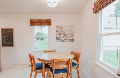 Nashville Cottage | Stylish cottage 1 block from main drag in Nashville. Pet Friendly!