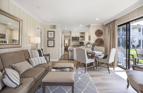 Napa Condo | Stylish Cottage w/Kitchen + Pool Access