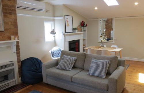 Orange House | Stylish country cottage in central Orange