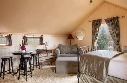 Cody Hotel | Stylish & Cozy Stay Near Museums, Dining & Yellowstone Adventures