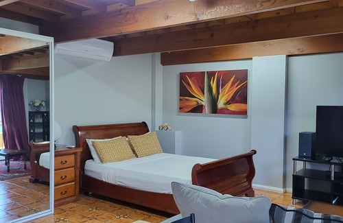 Windsor Ski Chalet | Stylish Cozy Swimming Pool Facing Self-Contained Room No 2 in delightful Windsor