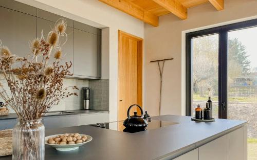 Grunow House | Stylish Design Retreat Near The Lake