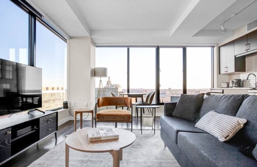 Theatre District Apartment | Stylish Downtown 1BR w/Luxury Amenities and Rooftop Views by Blueground
