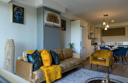 Pretoria Apartment | Stylish & Elegant With Epic Views Near Menlyn