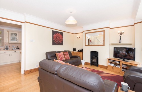 West Looe House | Stylish family house with superb views to the sea.